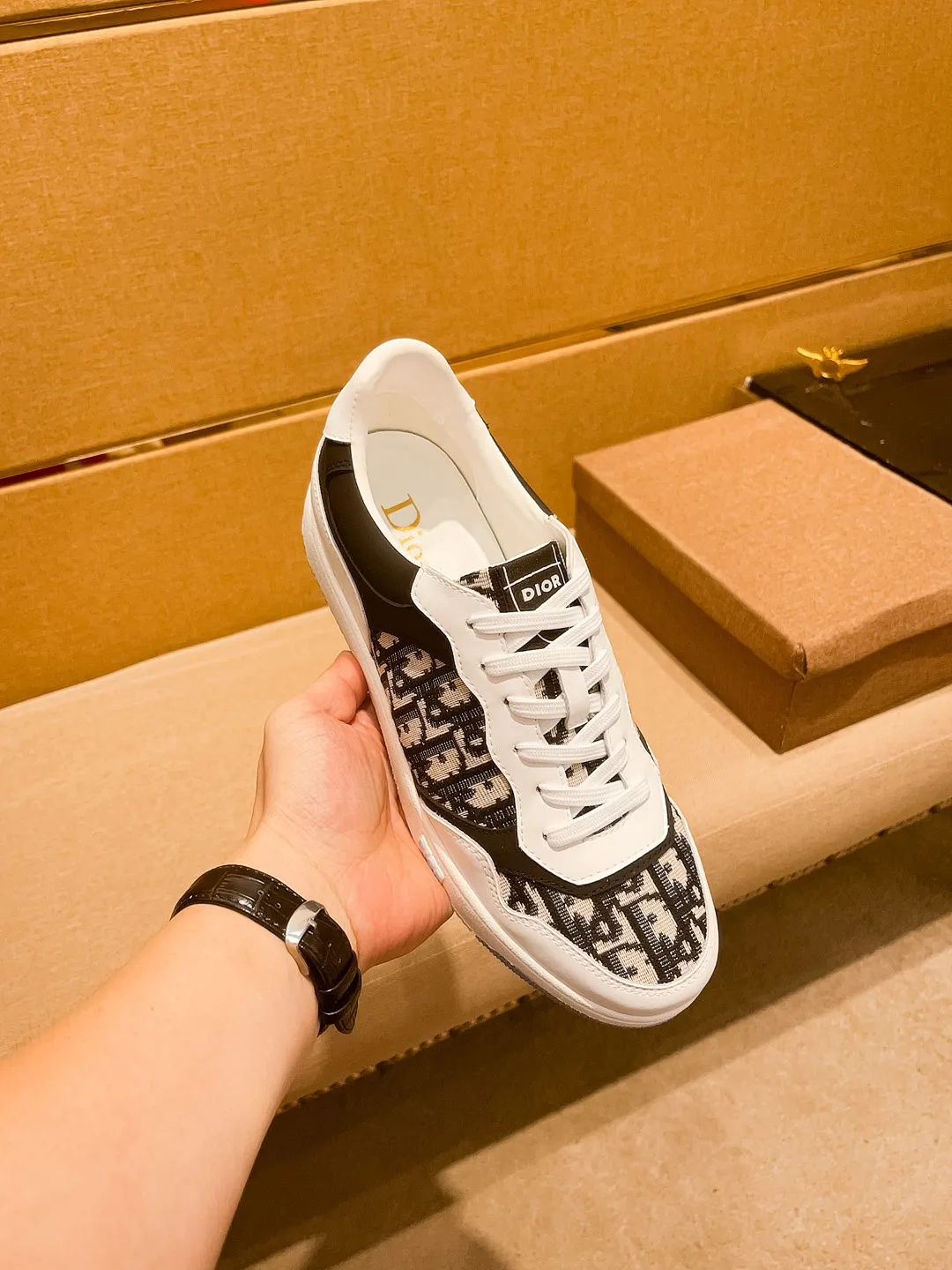 Men's shoes 💰 420💰【Dior】🔥 High-end men's shoes brand official website 1:1 latest masterpiece: the upper is made of Italian imported first-layer cowhide with a comfortable and breathable lining➕original non-slip and wear-resistant outsole🔥, making walking more convenient and comfortable! An exclusive new model, a stunning work, a beautiful 1:1 replica [color] compared to the official quality! Create a fashionable personality to set off your uniqueness! A must-have for trendy men! Classic🔥Size: 38-44 Color: 🔥Multiple colors available🔥.